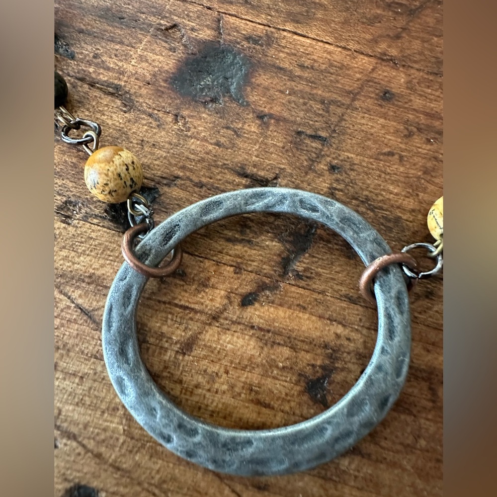 Circle pendant beaded necklace - Picture 6 of 7